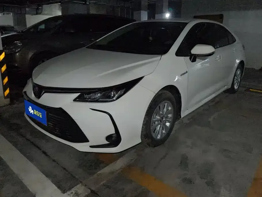 Toyota Corolla — фото 1