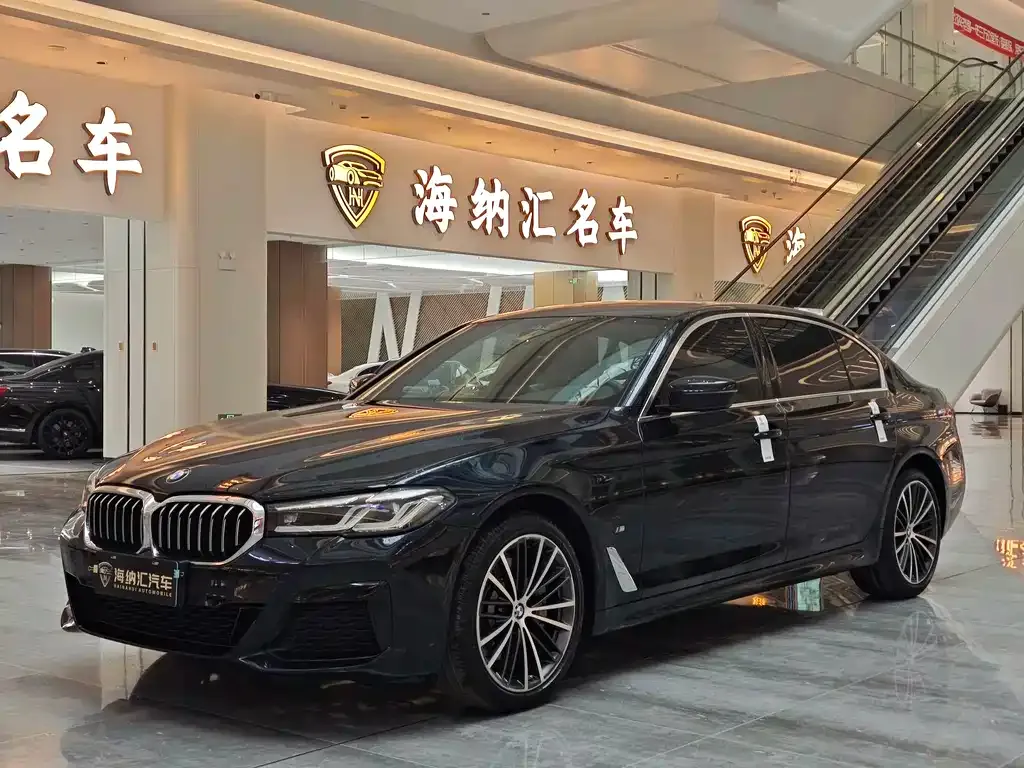 BMW 5 Series — фото 1