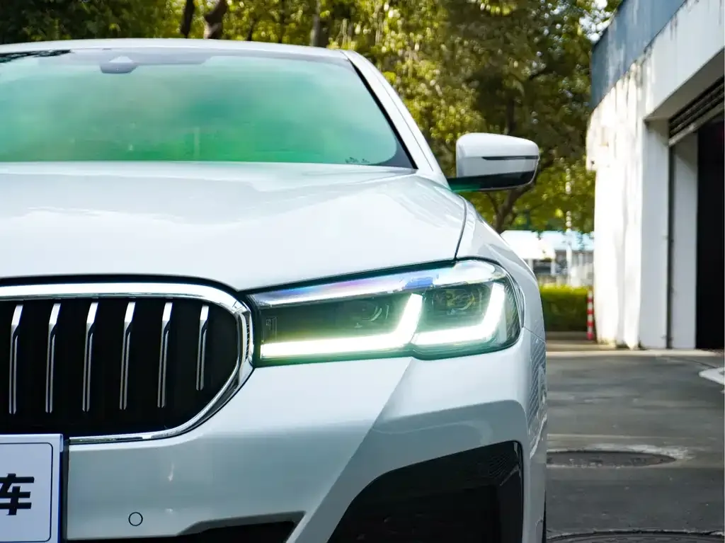 BMW 5 Series — фото 2