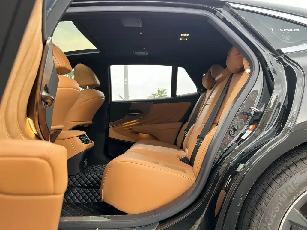 Lexus LS 2021 из CN, фото 10