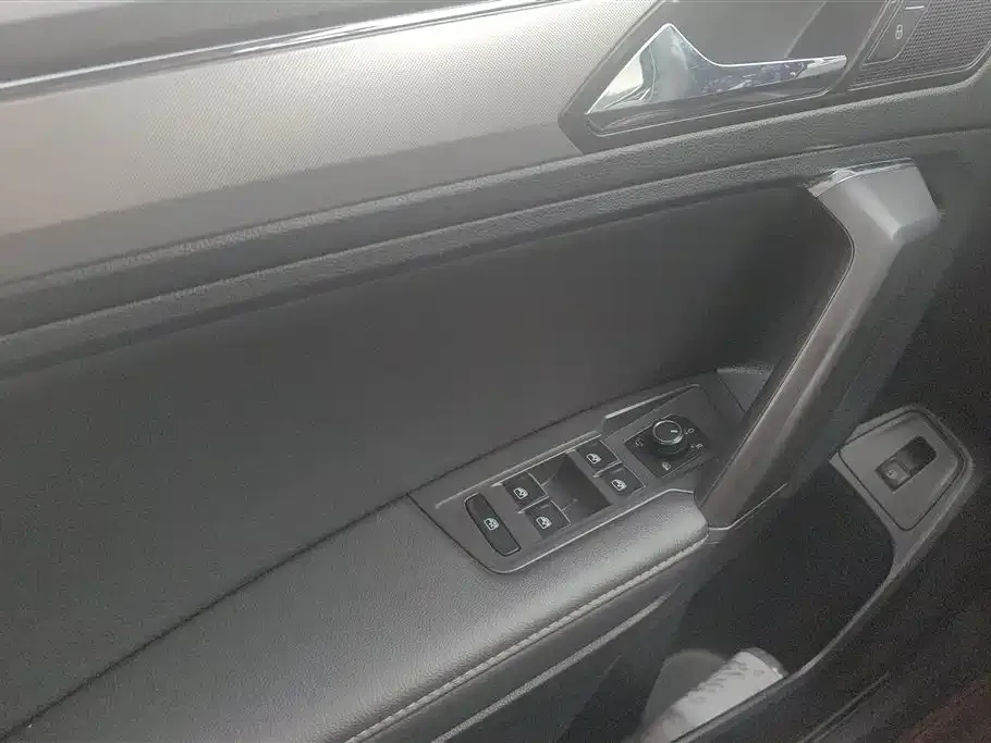 Volkswagen 途观L插电混动 2021 из CN, фото 2