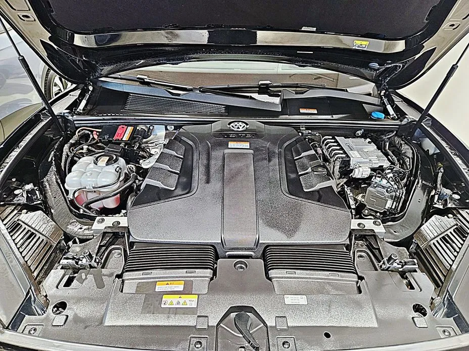 Volkswagen Touareg 2023 из KR, фото 8