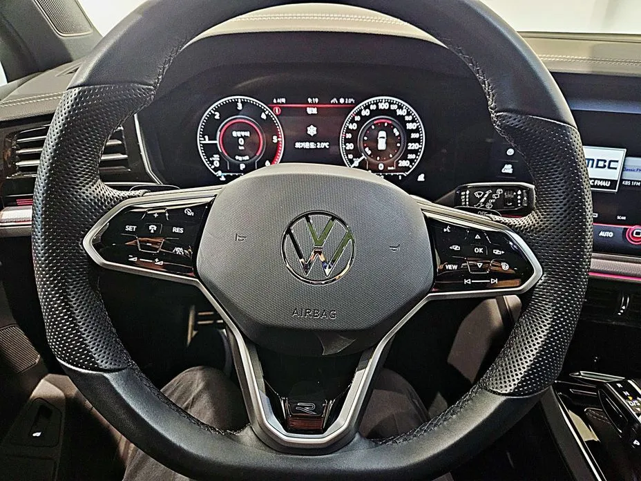 Volkswagen Touareg 2023 из KR, фото 10