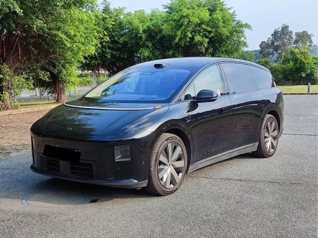Li Auto i8