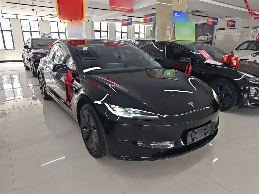 Tesla Model 3 — фото 10