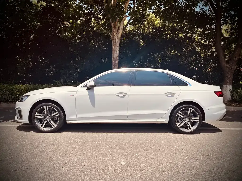 Audi A4L — фото 10