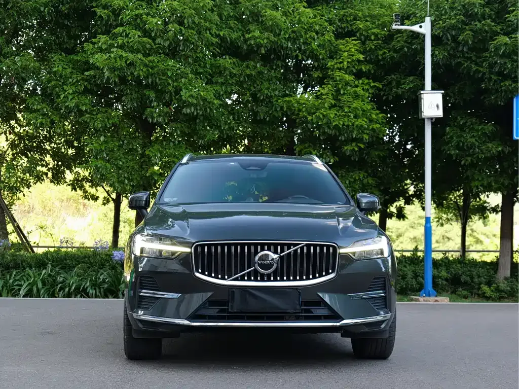 Volvo XC60 — фото 6