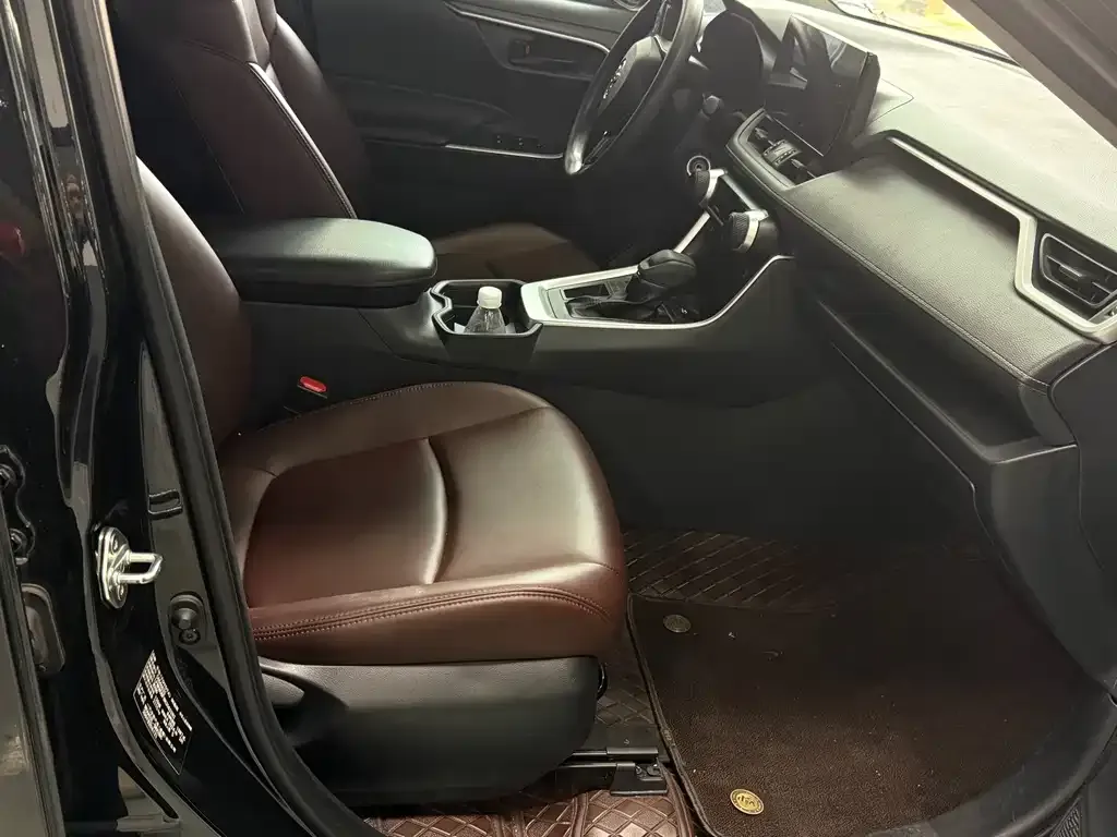 Toyota RAV4 2024 из CN, фото 9