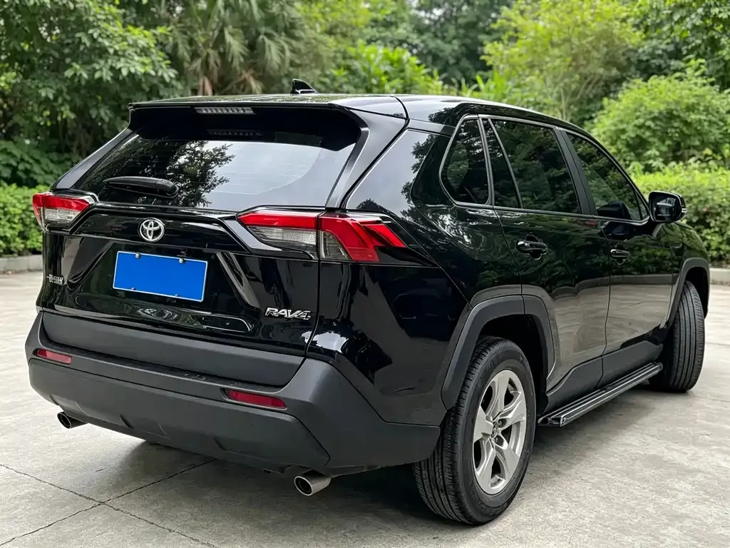 Toyota RAV4 2024 из CN, фото 6