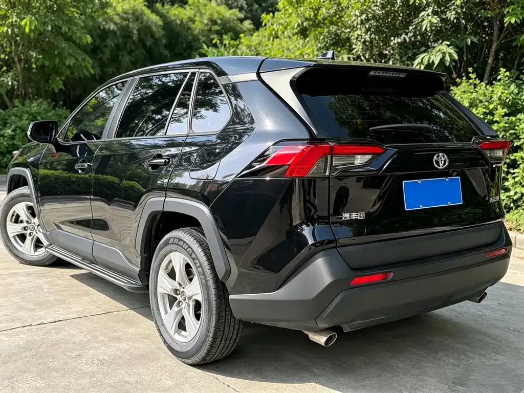 Toyota RAV4 2024 из CN, фото 8
