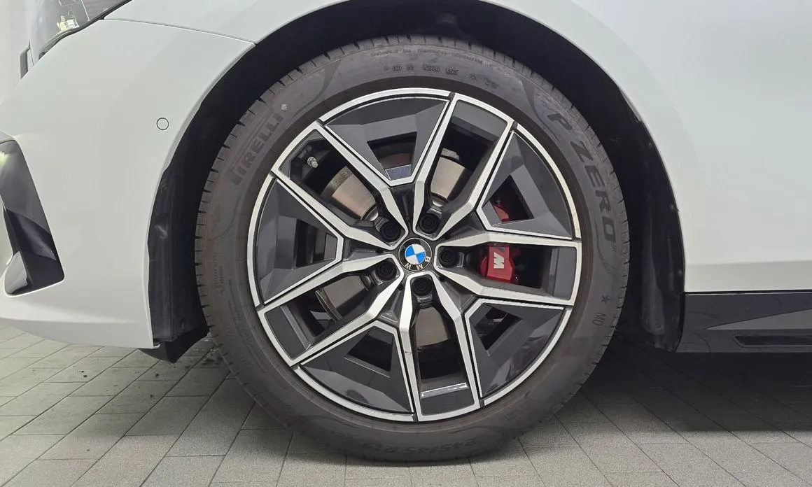 BMW 5-Series 2026 из KR, фото 5