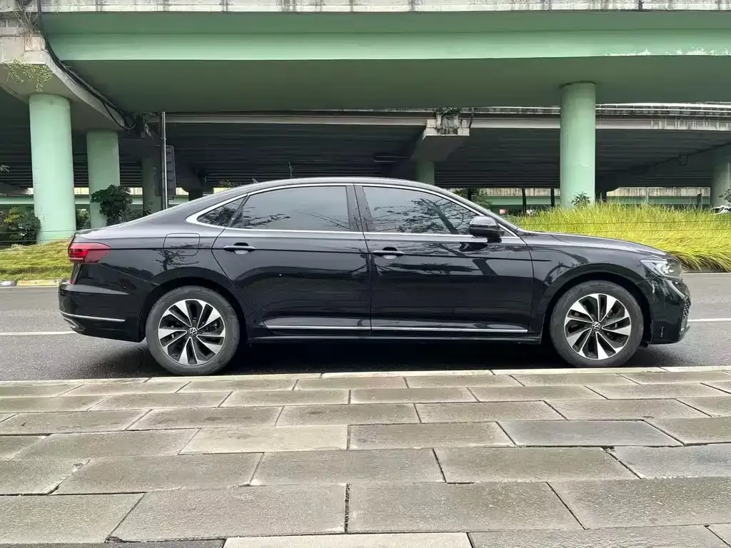 Volkswagen Passat — фото 3