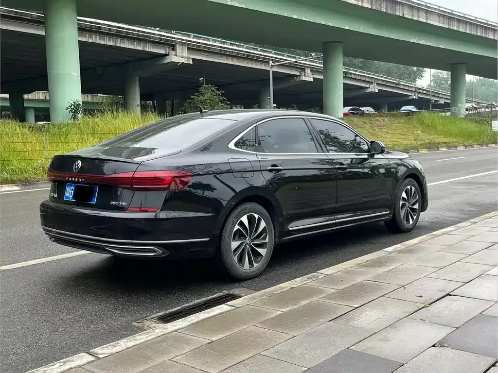 Volkswagen Passat — фото 8