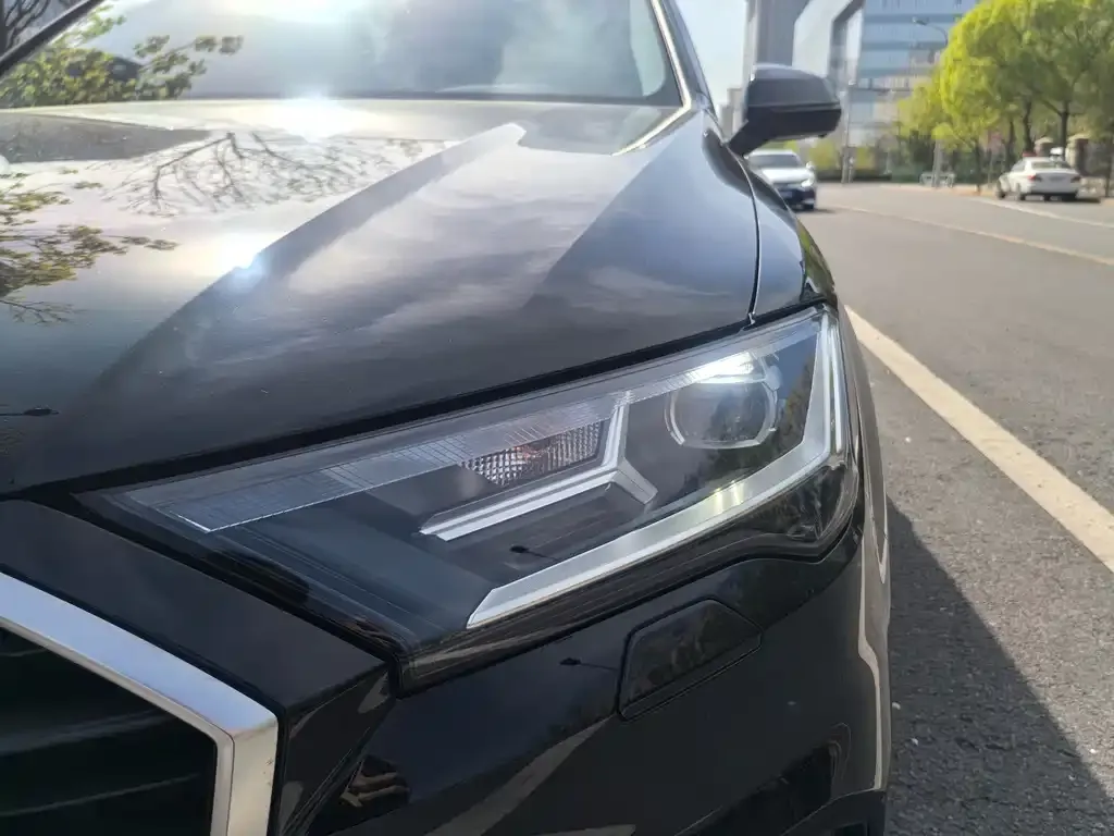 Audi Q7 — фото 2