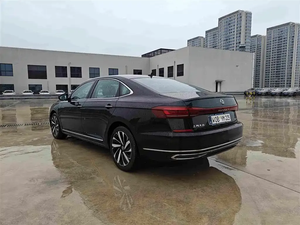 Volkswagen Passat — фото 10