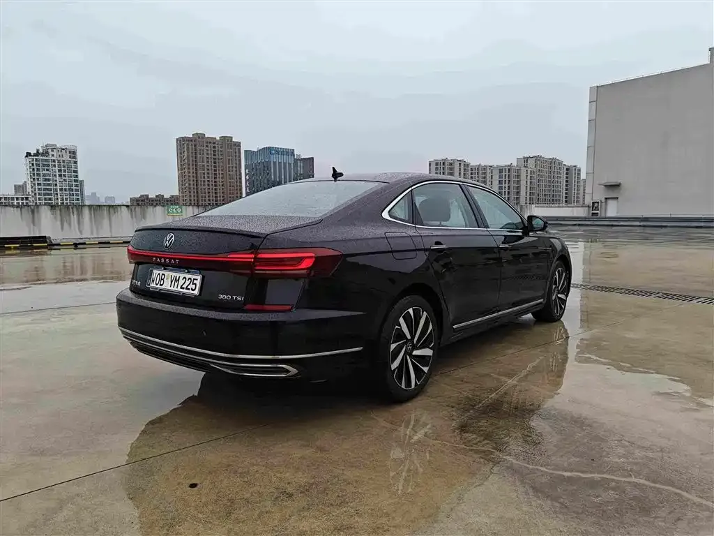 Volkswagen Passat — фото 9