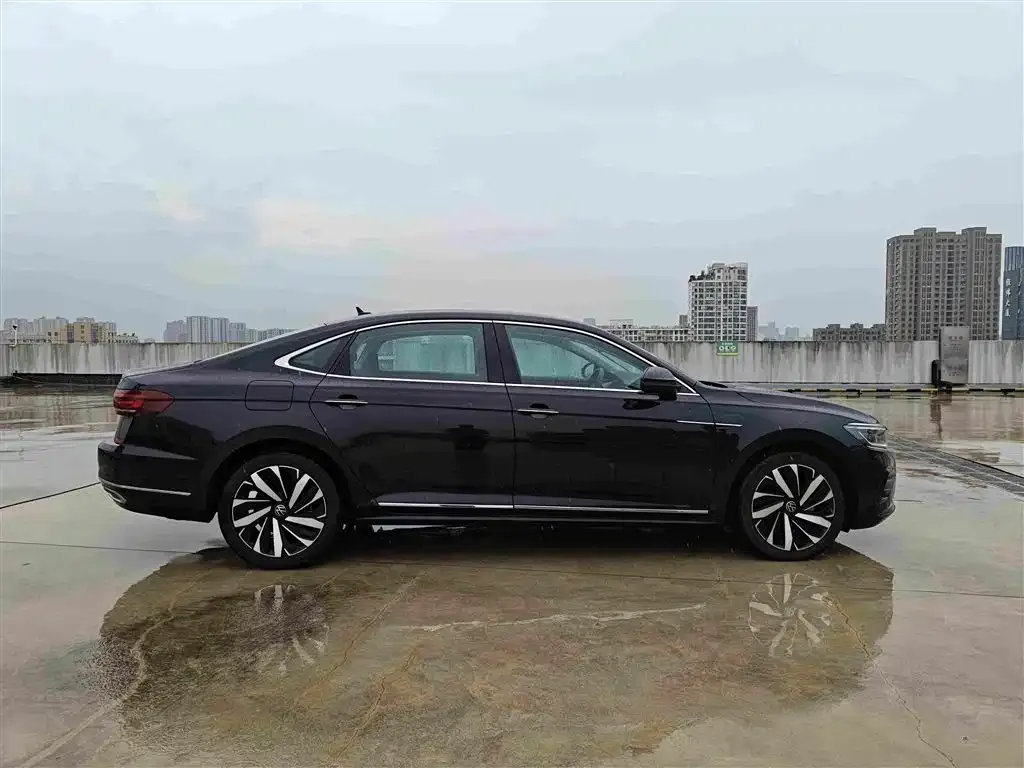 Volkswagen Passat — фото 6