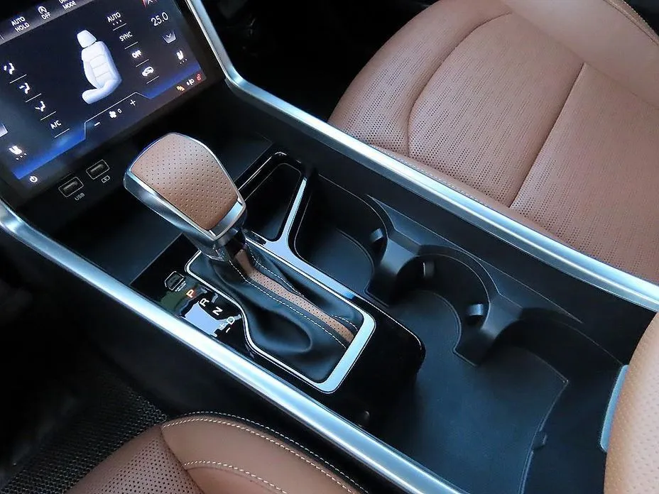 KG Mobility (Ssangyong) Torres 2023 из KR, фото 4