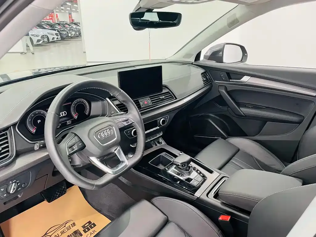 Audi Q5L 2021 из CN, фото 5