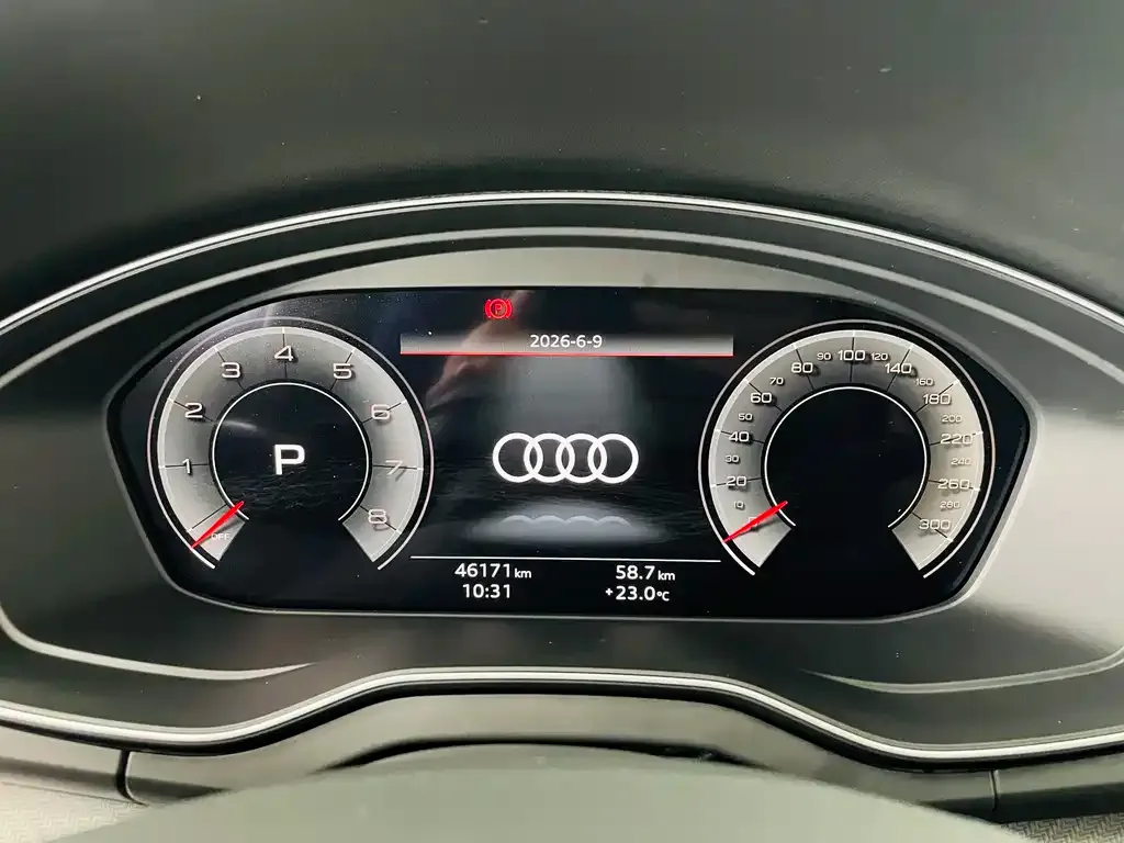 Audi Q5L 2021 из CN, фото 2
