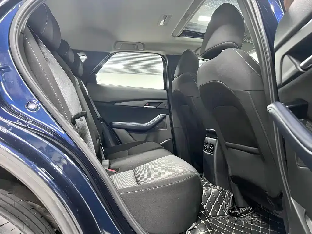 Mazda CX-30 2021 из CN, фото 8