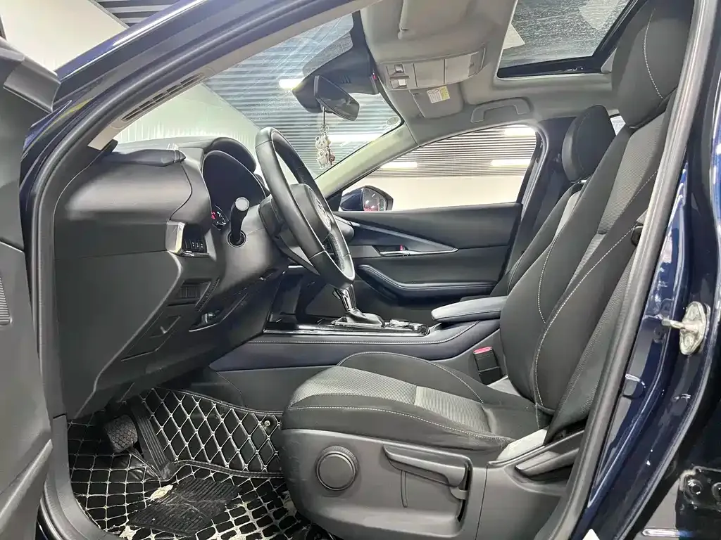 Mazda CX-30 2021 из CN, фото 9