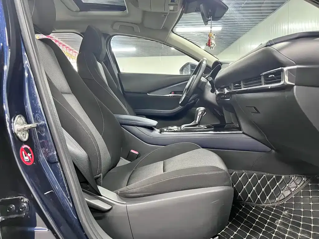 Mazda CX-30 2021 из CN, фото 10