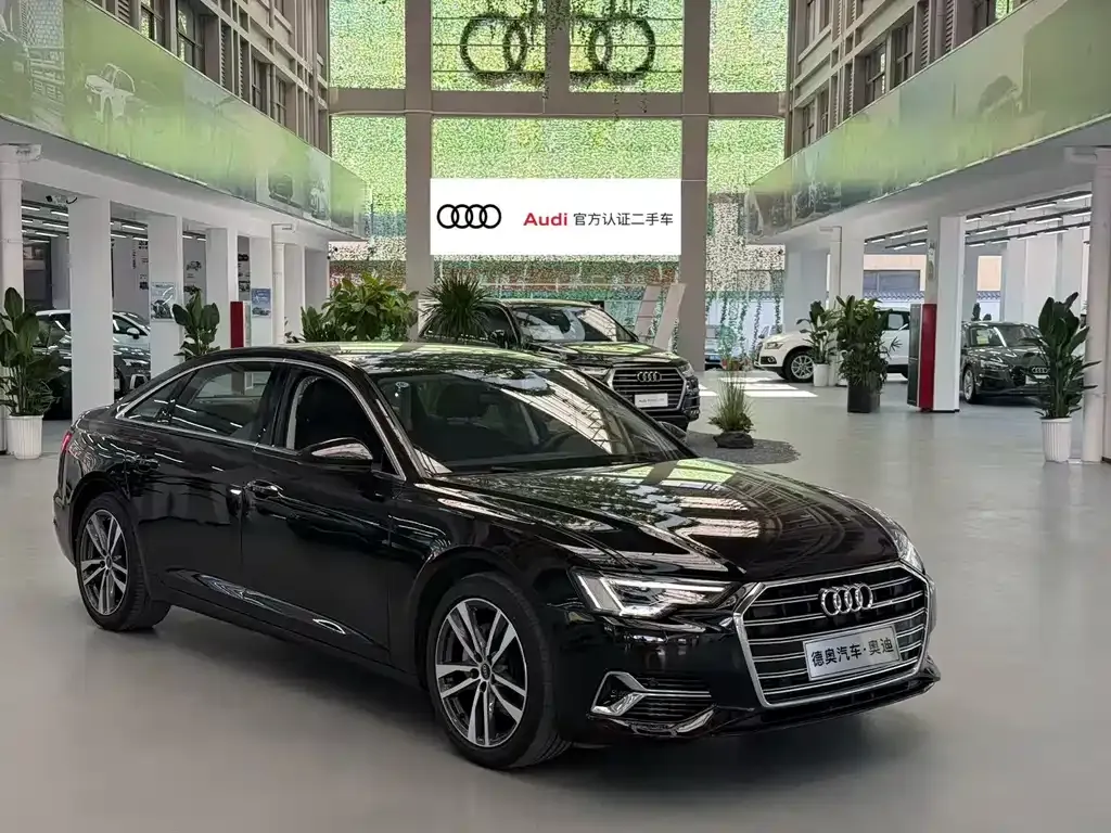 Audi A6L — фото 1