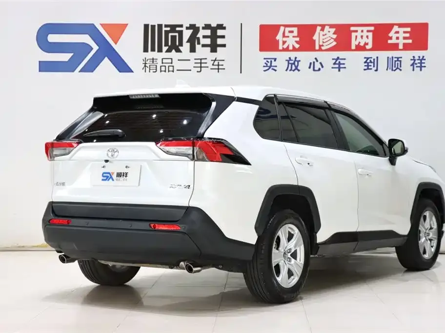 Toyota RAV4 — фото 6