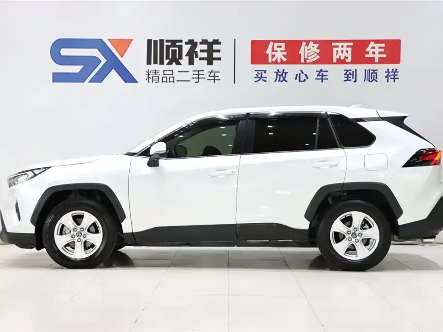 Toyota RAV4 — фото 2