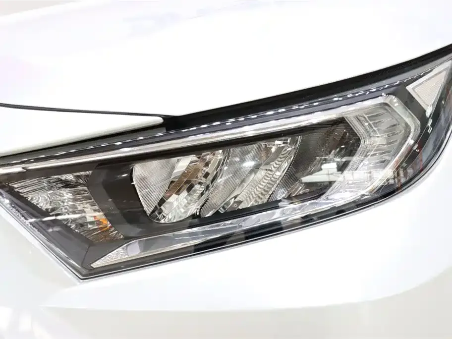 Toyota RAV4 — фото 3