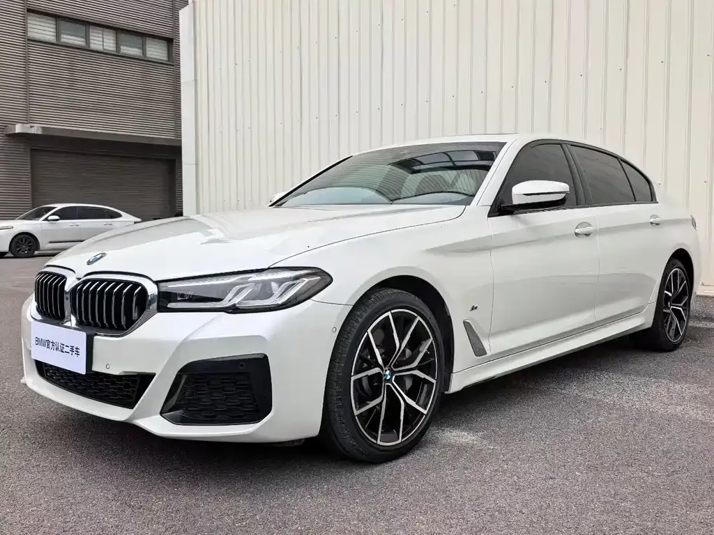 BMW 5 Series — фото 1