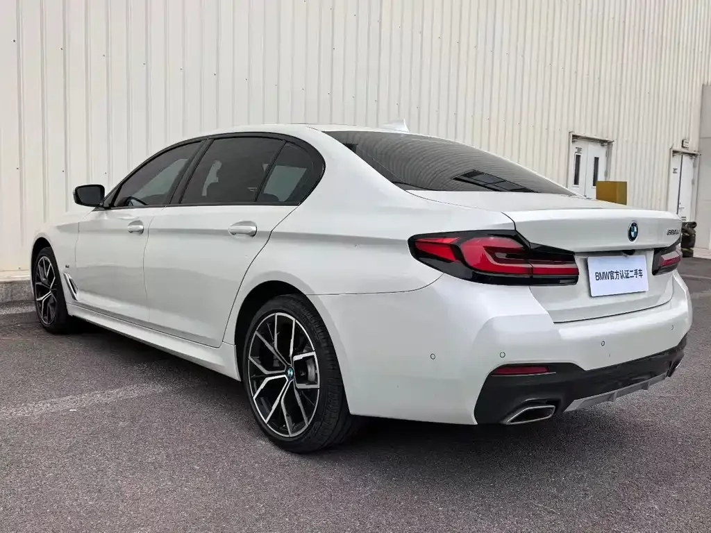 BMW 5 Series — фото 2