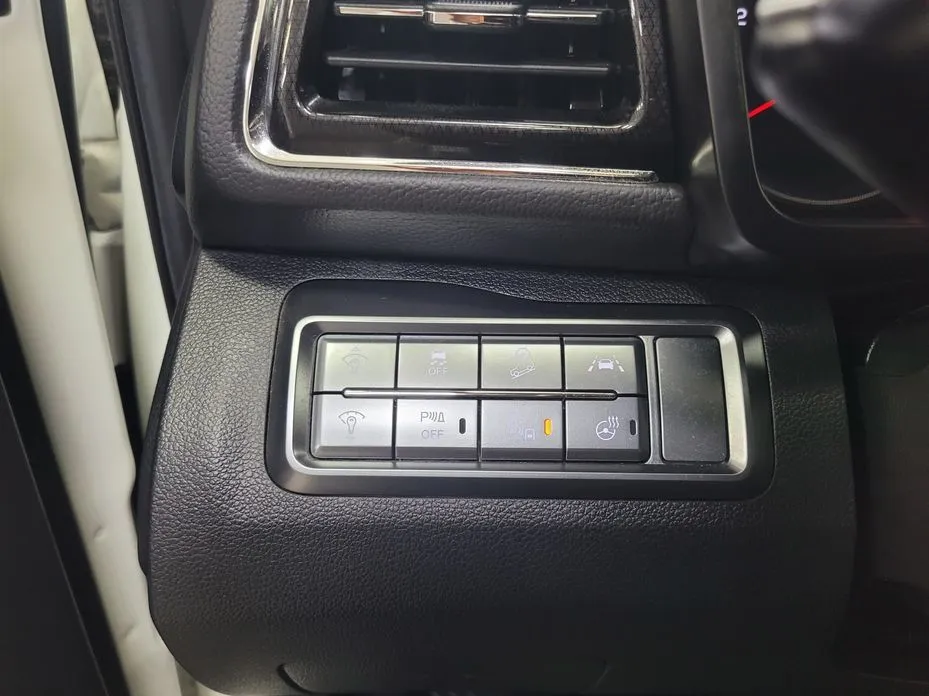 KG Mobility (Ssangyong) TIBOLI 2023 из KR, фото 6