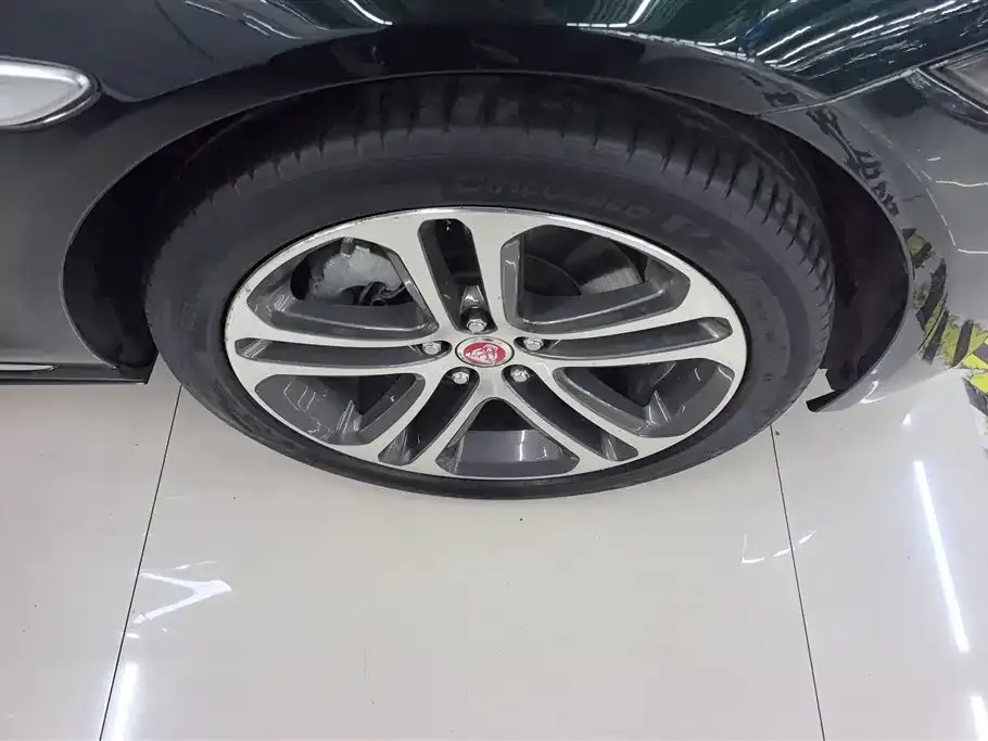 Jaguar XEL — фото 10