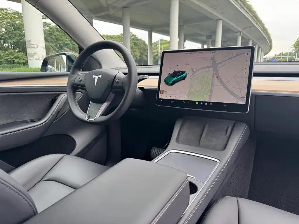 Tesla Model Y — фото 4