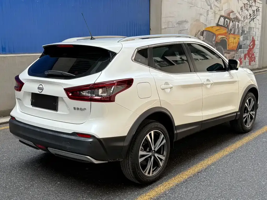 Nissan Qashqai — фото 10