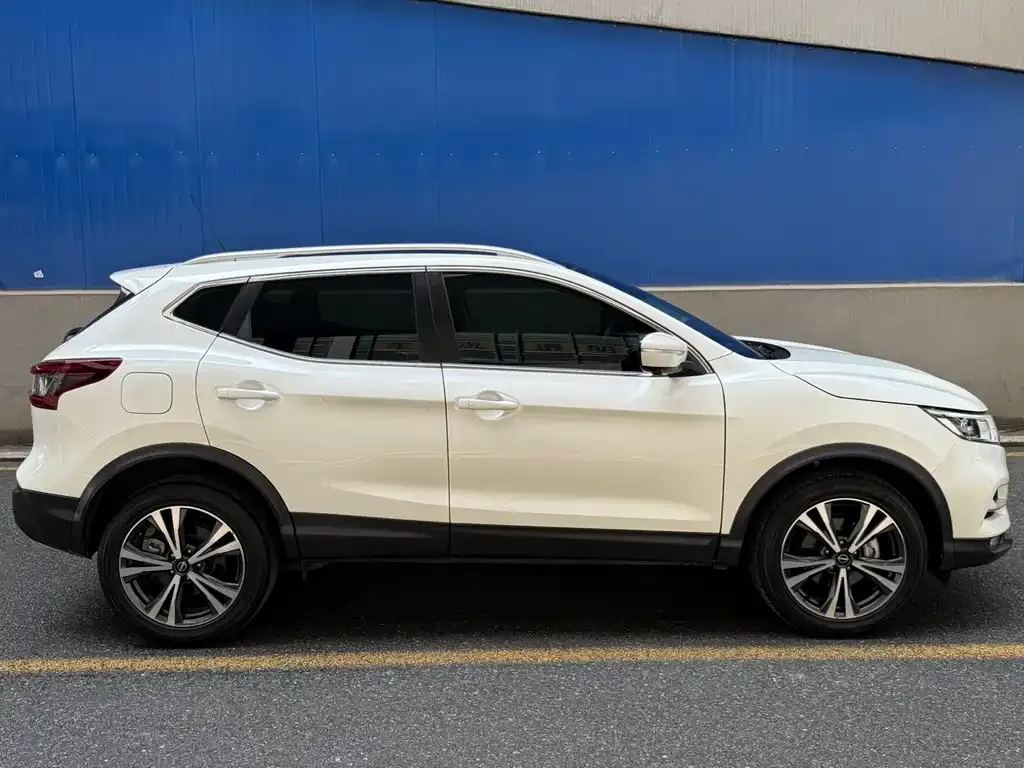 Nissan Qashqai — фото 8