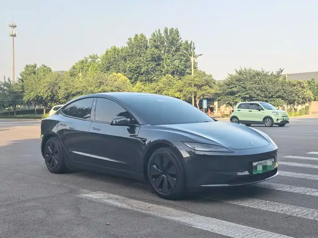 Tesla Model 3 — фото 8