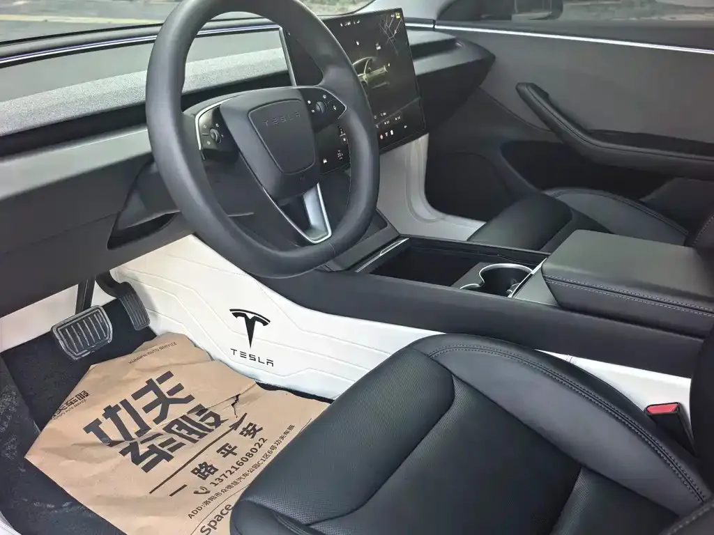 Tesla Model 3 — фото 3