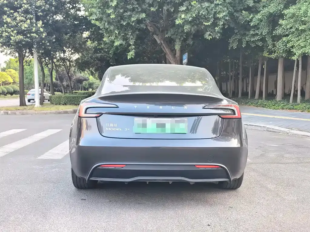 Tesla Model 3 — фото 4