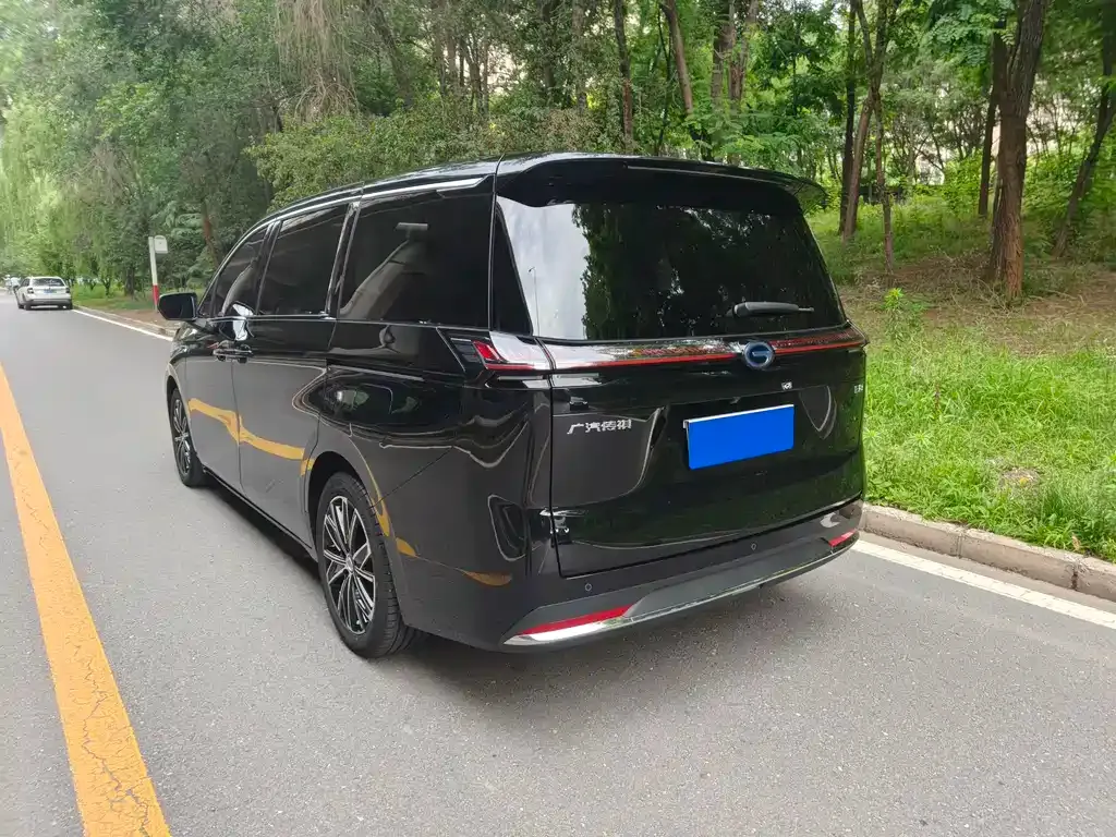 GAC Motor 传祺E8 PHEV — фото 3