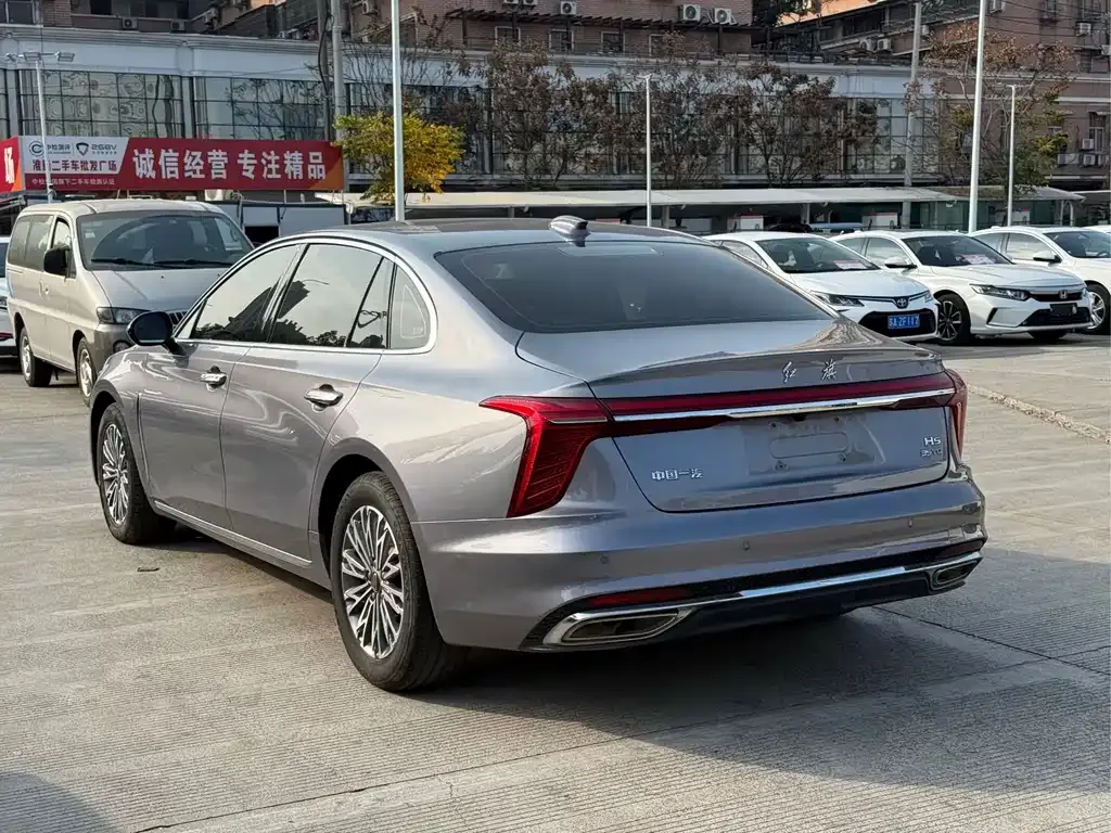 Hongqi H5 — фото 10