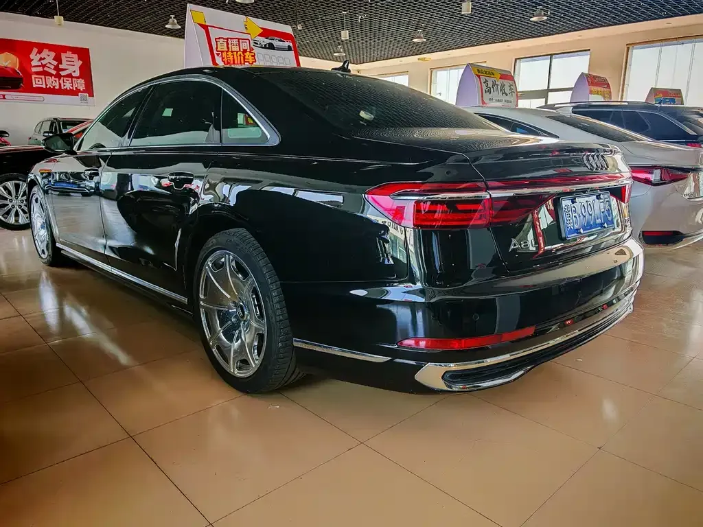 Audi A8 2024 из CN, фото 3
