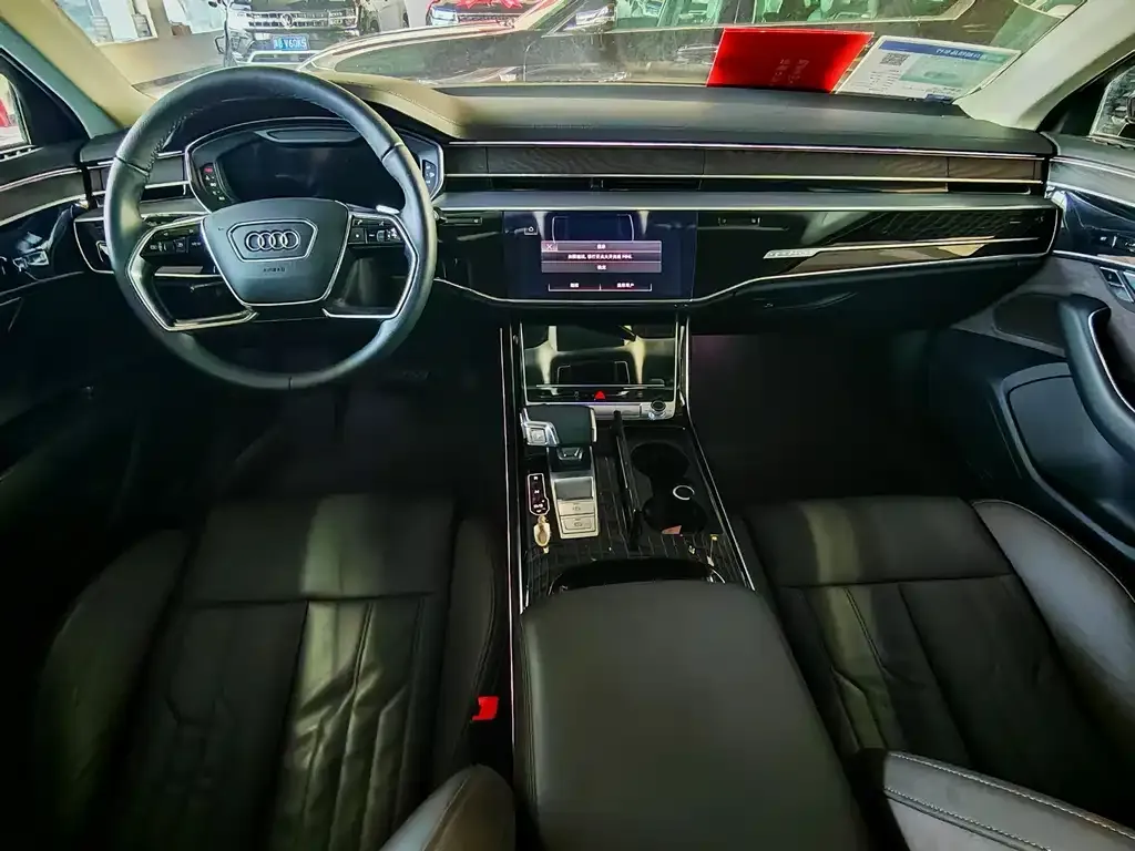 Audi A8 2024 из CN, фото 2