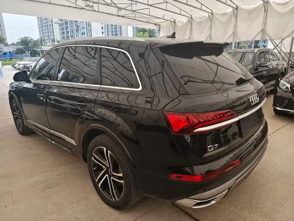 Audi Q7 2022 из CN, фото 3