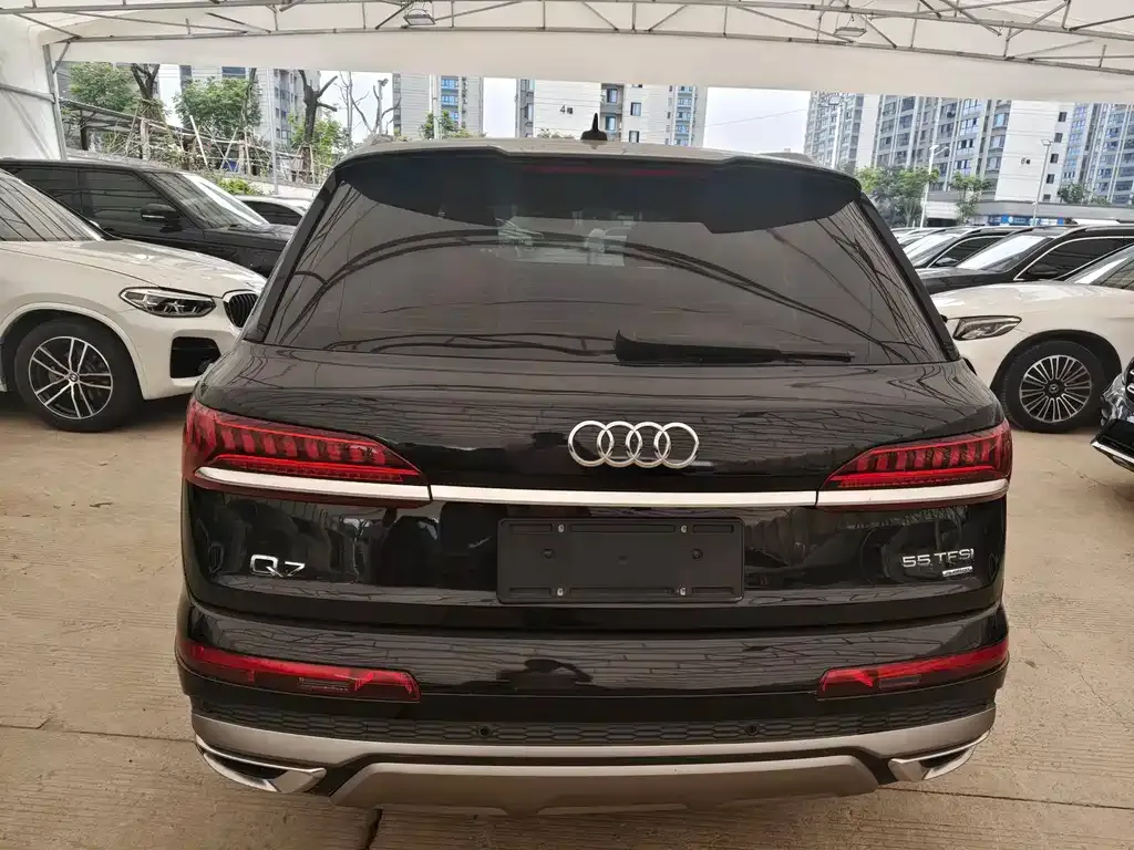 Audi Q7 2022 из CN, фото 8