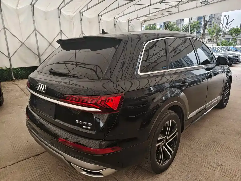Audi Q7 2022 из CN, фото 2