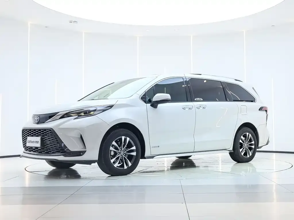 Toyota Granvia — фото 1
