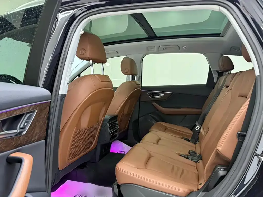 Audi Q7 2021 из CN, фото 9